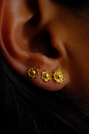 Boucle d'oreille "Bouton d'Or"