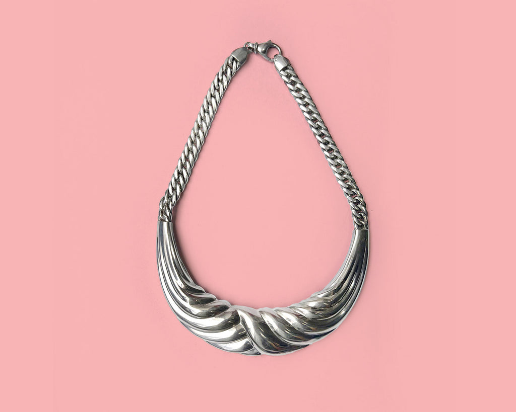Ancien Petit Bracelet d'Enfant Jonc en Argent Massif Décor Ciselé Fleur Ancien Petit Bracelet d'Enfant Jonc en Argent Massif Décor Ciselé Fleur